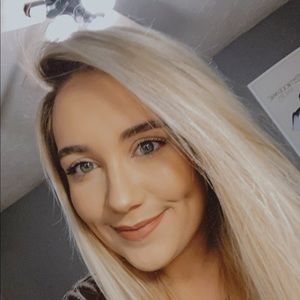 Meet your Posher, Laken